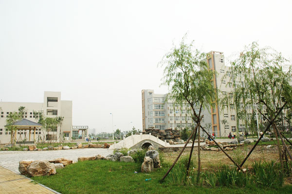 唐山勞動技師學院2017火熱招生中！