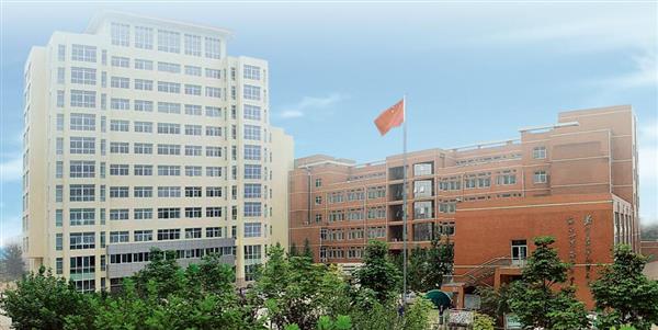 保定市理工中等專業(yè)學(xué)校教學(xué)設(shè)施完善嗎？