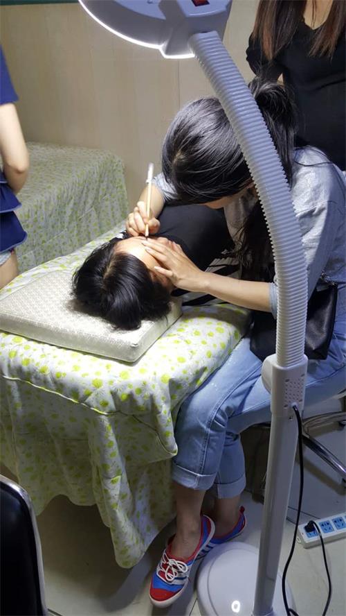 專(zhuān)業(yè)難怎么辦？唐山美容學(xué)校名師指導(dǎo)助你成功！