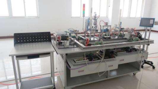 機(jī)電的未來發(fā)展模式是怎么樣的？煙臺(tái)機(jī)電學(xué)校正在講解