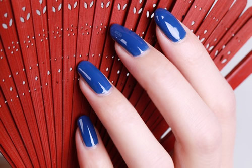 挑選指甲油的顏色都有什么竅門？讓威海美甲學(xué)校告訴你吧！