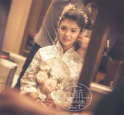  唐山學(xué)新娘跟妝去哪里靠譜？