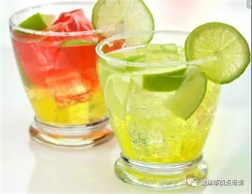 煙臺波絲蒂學(xué)校7月22日時尚冰品冷飲咖啡班開課啦！