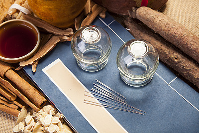 河北省郭氏按摩職業(yè)培訓(xùn)學(xué)校開設(shè)了哪些中醫(yī)針灸課程？