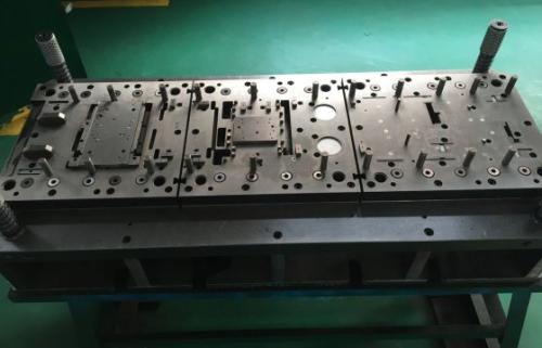 天津職業(yè)技術(shù)學(xué)院模具設(shè)計(jì)與制造學(xué)什么？