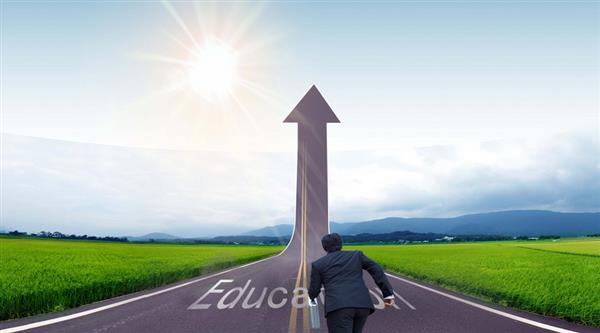 臨沂能源學校怎么樣？近年來，中國能源、電力供求趨緊，國內(nèi)外發(fā)電行業(yè)對資源豐富可再生性強，有利于改善環(huán)境和可持續(xù)性發(fā)展的生物質資源的開發(fā)利用引起極大關注。臨沂能源學校在這樣一種形勢下，開設相關專業(yè)，培育大批優(yōu)秀人才，為社會做出突出貢獻。下面就一起來感受一下該學校的風采吧！   臨沂能源學校  山東省臨沂市能源學校是經(jīng)政府批準成立的專業(yè)從事電力教育、電廠實習、電廠直簽就業(yè)為主的綜合性職業(yè)技術學校。學校占地面積100000多平方米，建筑面積61866平方米，綠化面積300000多平方米?，F(xiàn)有各類在校生3200多人，建有綜合辦公樓、教學樓、宿舍樓、餐廳等基礎設施，另有高標準實驗樓、體育場和學生活動中心等配套設施。在臨沂國能生物電廠、恒源熱電廠、沂州集團電廠設立學生實習培訓基地，推行“課堂進電廠”的教學模式；在河北石家莊國電設立分校，實現(xiàn)了“學校進電廠”的雙元制教育理想。    臨沂市能源學校的辦學目標是：“理念現(xiàn)代化、管理科學化、教育優(yōu)質化、技能實效化”。在師資隊伍建設方面，除了專業(yè)課教師外，我校還吸納了一批省內(nèi)外知名電力教育專家、富有實踐經(jīng)驗的電廠專業(yè)工程師擔任理論課教師和實習指導老師，在教學管理方面，我們逐漸形成了“厚基礎、重實踐、強能力”的理論與實踐相結合的教學模式、重視教學研究，積極改進教學方法和教學手段，逐步完善科學管理體系，努力提高管理水平；在就業(yè)安置方面，我們在保證就業(yè)率100%的基礎上，又推出了就業(yè)對口率100%和終身跟蹤服務的就業(yè)保障新承諾，讓家長放心、學生滿意；學校注重教育資源整合、辦學優(yōu)勢互補，先后與曲阜師范大學、華北電力大學等院校簽訂了聯(lián)合辦學協(xié)議，并與200多家電力企業(yè)簽訂了定向就業(yè)協(xié)議，實行訂單式培養(yǎng)。學生學完理論課程后，全部安置到訂單企業(yè)進行實習、就業(yè)。   臨沂市能源學校經(jīng)過長期的發(fā)展和積累，逐漸形成了“面向全國招生、高校聯(lián)合辦學、開辦特色專業(yè)、就近安置就業(yè)、校企合作教育、傳承沂蒙精神”的辦學特色。相信你已經(jīng)喜歡上這么別具一格的學校了吧！那就趕快來報名吧！