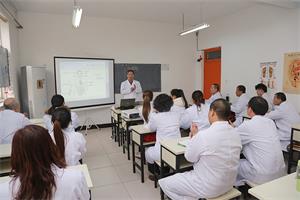 哪個學(xué)校有零基礎(chǔ)針灸推拿班？   