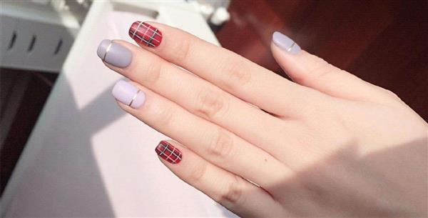 美甲零基礎學員去哪學？北京成遠形象設計藝術學校來幫你！