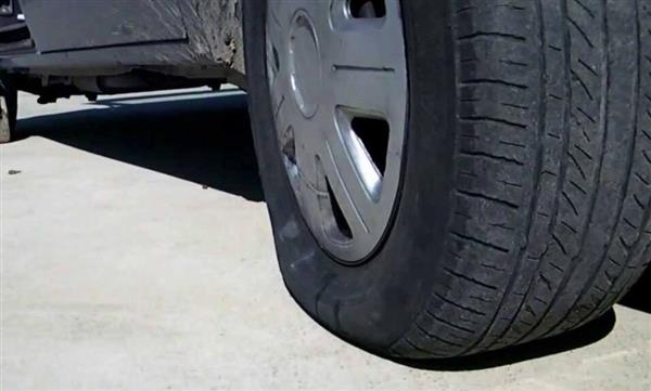 防范于未然！這些導(dǎo)致汽車爆胎的原因你需要知道！保定交通運輸技工學(xué)校正在講解