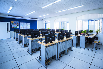 邢臺(tái)現(xiàn)代職業(yè)學(xué)校有哪些計(jì)算機(jī)專業(yè)？