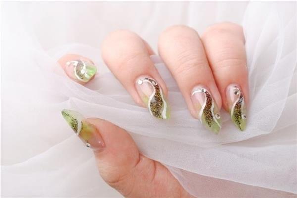 雅麗國際發(fā)型美容美甲學(xué)校帶你認(rèn)識美甲工具啦！