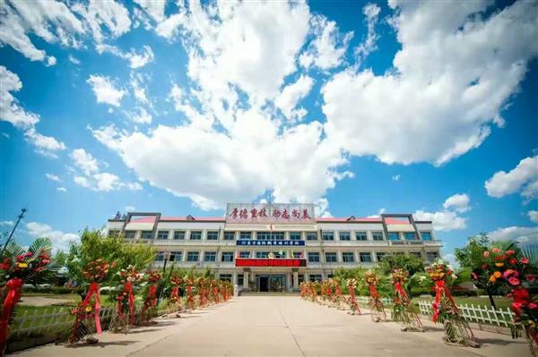 秦皇島東方航空服務(wù)專業(yè)學(xué)校2017學(xué)費(fèi)多少？貴嗎？