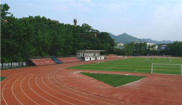 青島航空職業(yè)技術(shù)學(xué)校都開設(shè)了哪些航空服務(wù)專業(yè)？