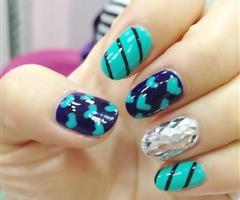 學(xué)習(xí)美甲專業(yè)課程，一對(duì)一指導(dǎo)教學(xué)